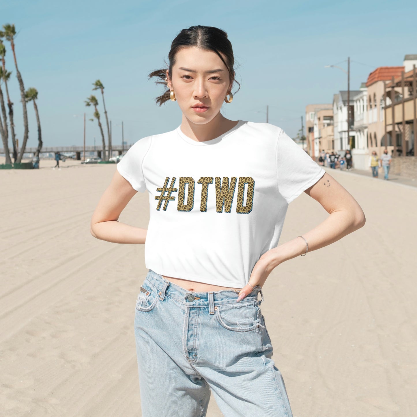 Jaguars Inspired #DTWD Geo-tag Women's Curvy Cropped Tee